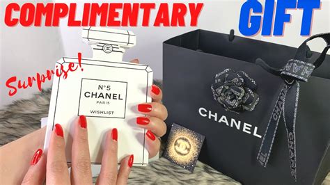 chanel's gift guide 2023.